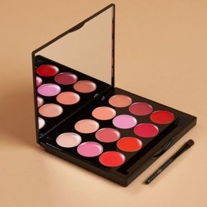 ISH lip statement palette